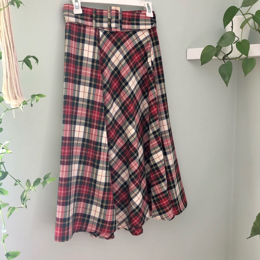 Perfect plaid pleated skirt